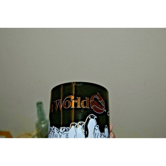 Nice Vintage SEA WORLD Penguins Whale Black & Gold Ceramic Coffee Mug Rare - Picture 7 of 8